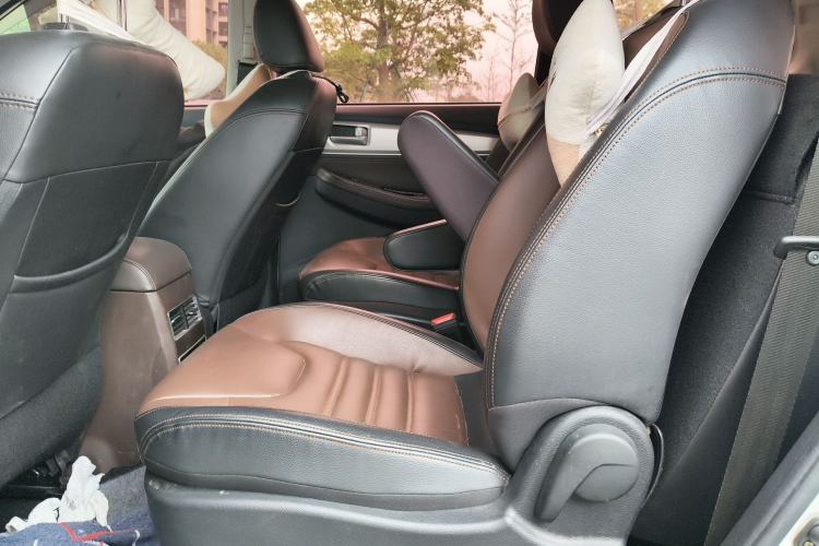 Used FORTHING Joyear X6 2017 Enjoy Series 1.5T Manual Luxury Model Left Rear Seat