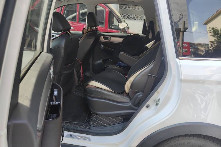 Used FORTHING Joyear X6 2017 Enjoy Series 1.5T CVT Luxury Model Left Rear Seat