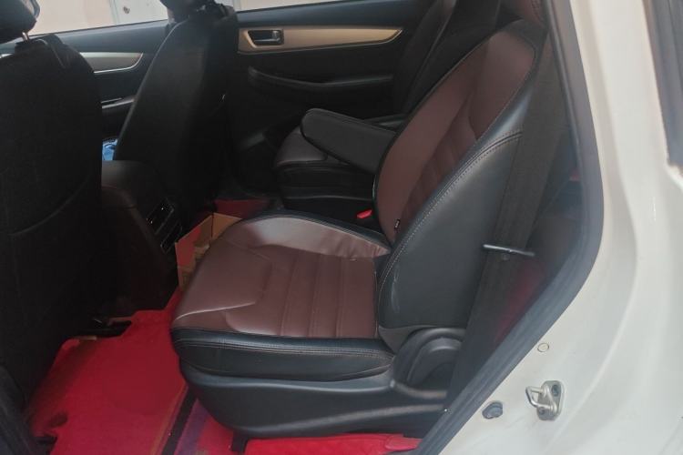 Used FORTHING Joyear X6 2017 Enjoy Series 1.5T Manual Luxury Model Left Rear Seat