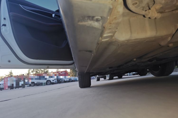 Used FORTHING Joyear X6 2017 Jingxiang Series 1.5T CVT Luxury Model Left Side Sill