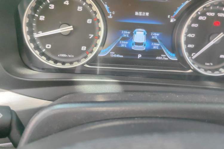 Used FORTHING Joyear X6 2017 Jingxiang Series 1.5T CVT Luxury Model Odometer Close Up