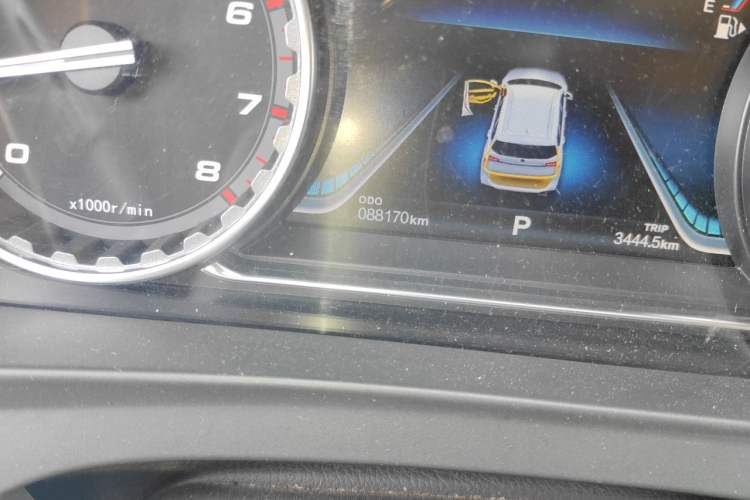 Used FORTHING Joyear X6 2017 Jingxiang Series 1.5T CVT Luxury Model Odometer Close Up