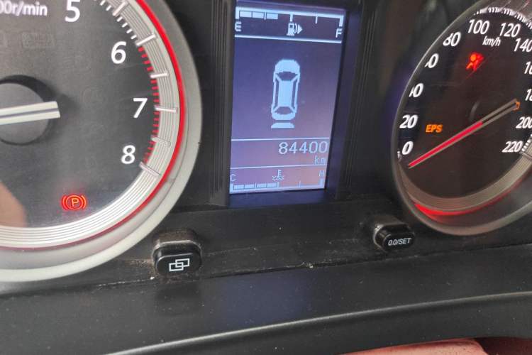 Used FORTHING Joyear X6 2017 Enjoy Series 1.5T Manual Luxury Model Odometer Close Up