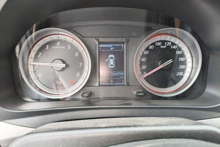 Used FORTHING Joyear X6 2017 Enjoy Series 1.5T Manual Luxury Model Odometer Close Up