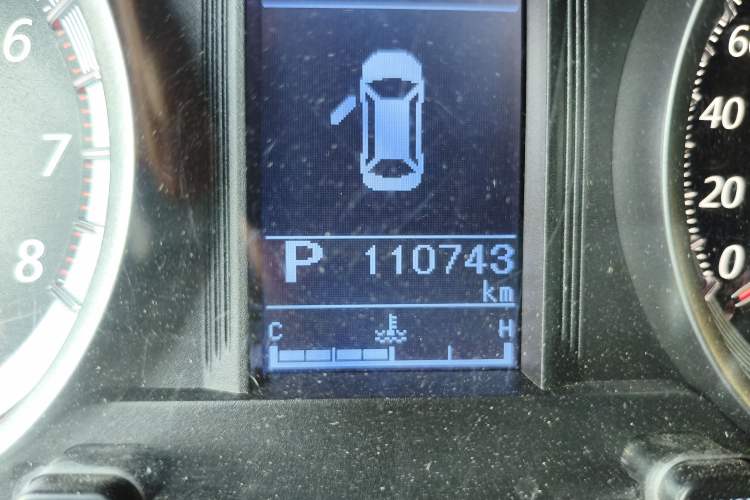 Used FORTHING Joyear X6 2017 Jingxiang Series 1.5T CVT Prestige Model Odometer Close Up