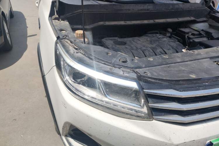 Used FORTHING Joyear X6 2017 Jingxiang Series 1.5T CVT Luxury Model Right Front Headlight