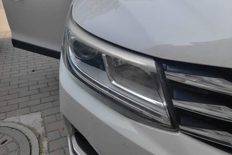 Used FORTHING Joyear X6 2017 Jingxiang Series 1.5T CVT Luxury Model Right Front Headlight