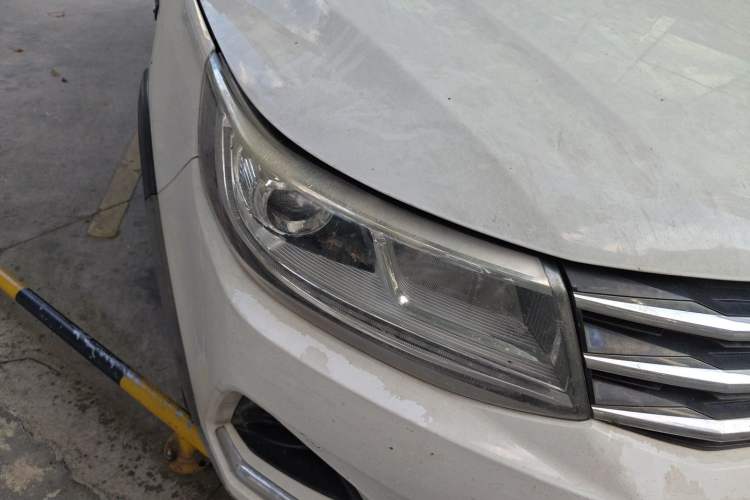 Used FORTHING Joyear X6 2017 Jingxiang Series 1.5T Manual Luxury Model Right Front Headlight