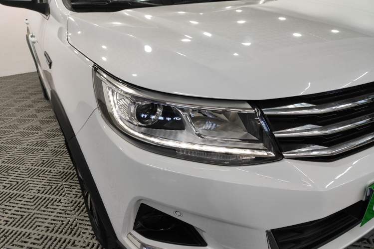 Used FORTHING Joyear X6 2017 Jingxiang Series 1.5T CVT Luxury Model Right Front Headlight