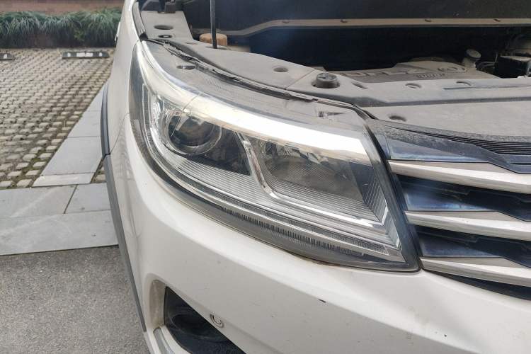 Used FORTHING Joyear X6 2017 Jingxiang Series 1.5T Manual Luxury Model Right Front Headlight