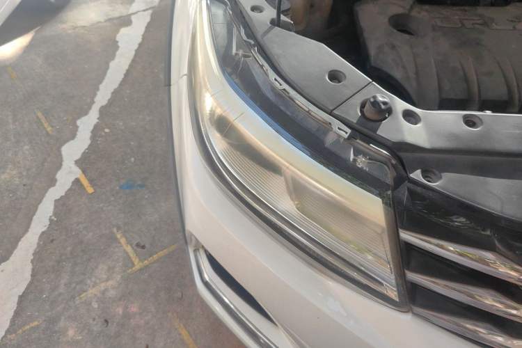 Used FORTHING Joyear X6 2017 Jingxiang Series 1.5T Manual Luxury Model Right Front Headlight
