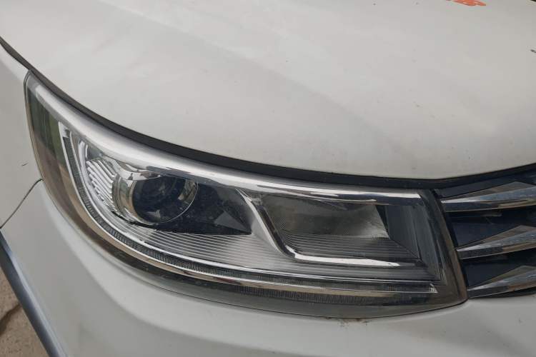 Used FORTHING Joyear X6 2017 Jingxiang Series 1.5T CVT Prestige Model Right Front Headlight