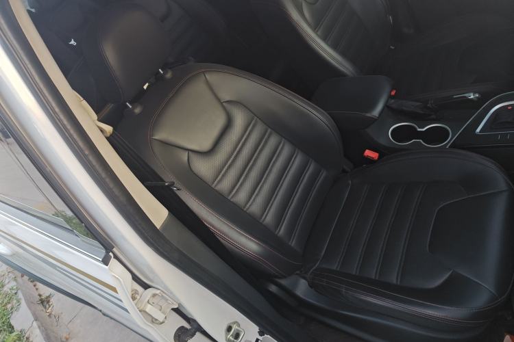 Used FORTHING Joyear X6 2017 Jingxiang Series 1.5T CVT Luxury Model Right Front Seat