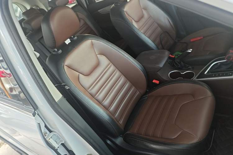 Used FORTHING Joyear X6 2017 Jingxiang Series 1.5T CVT Luxury Model Right Front Seat