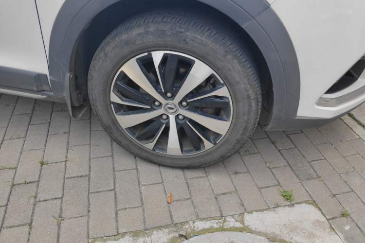 Used FORTHING Joyear X6 2017 Jingxiang Series 1.5T CVT Luxury Model Right Front Wheel Hub