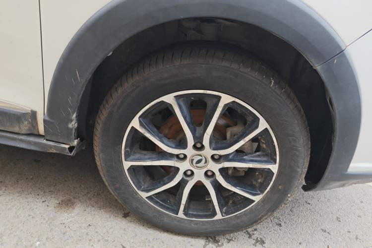 Used FORTHING Joyear X6 2017 Enjoy Series 1.5T Manual Luxury Model Right Front Wheel Hub