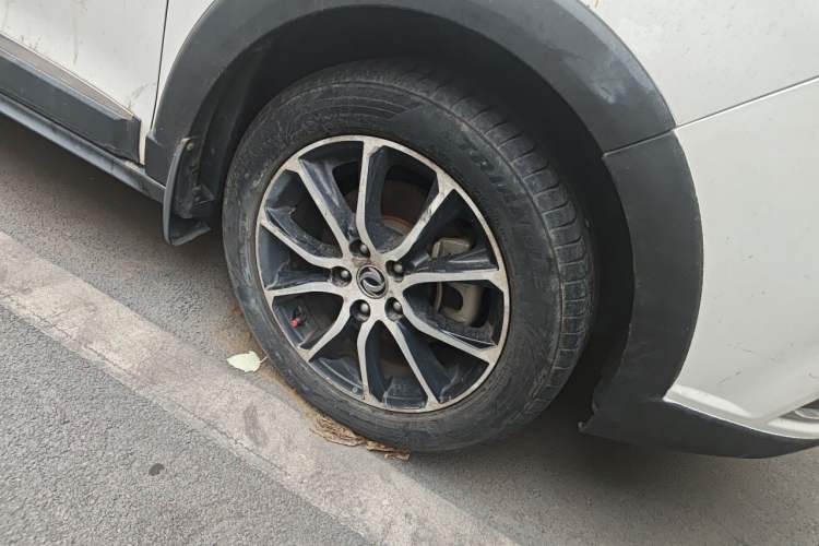 Used FORTHING Joyear X6 2017 Enjoy Series 1.5T CVT Luxury Model Right Front Wheel Hub