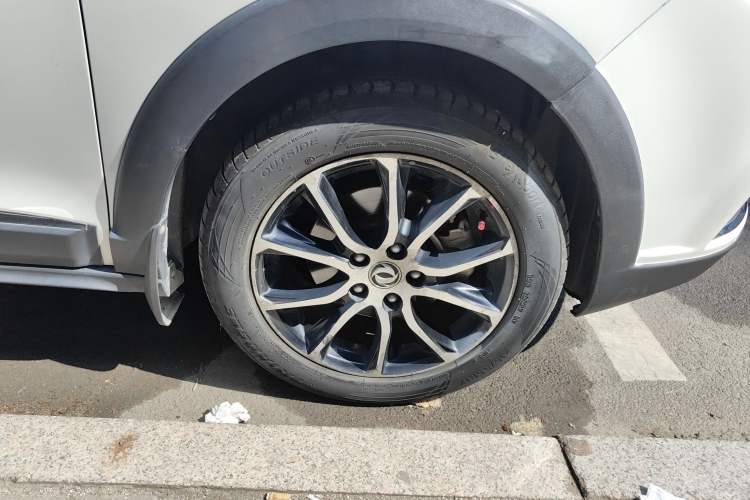 Used FORTHING Joyear X6 2017 Enjoy Series 1.5T CVT Luxury Model Right Front Wheel Hub