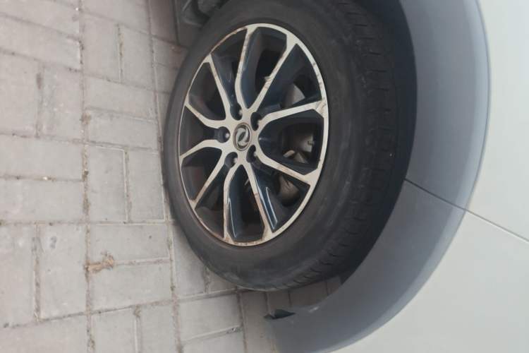 Used FORTHING Joyear X6 2017 Enjoy Series 1.5T Manual Luxury Model Right Front Wheel Hub