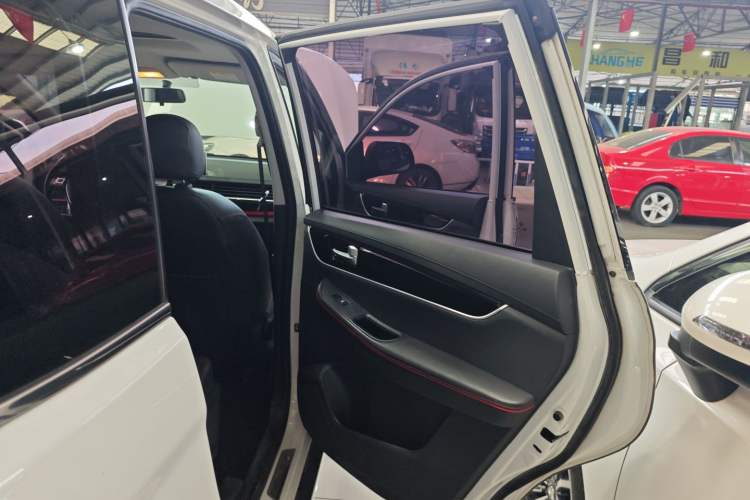 Used FORTHING Joyear X6 2017 Jingxiang Series 1.5T Manual Luxury Model Right Rear Door Interior