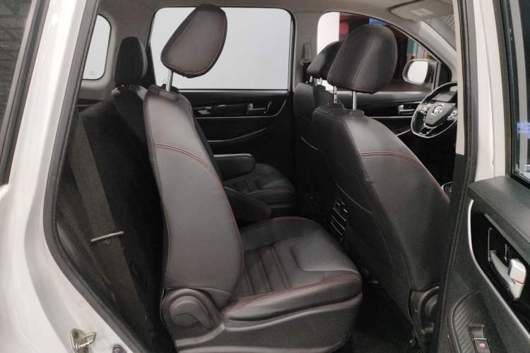 Used FORTHING Joyear X6 2017 Jingxiang Series 1.5T CVT Luxury Model Right Rear Seat