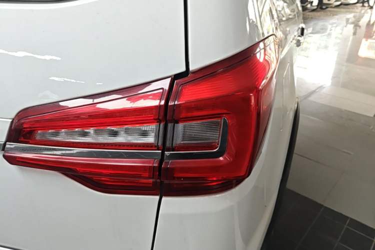 Used FORTHING Joyear X6 2017 Jingxiang Series 1.5T CVT Luxury Model Right Rear Taillight