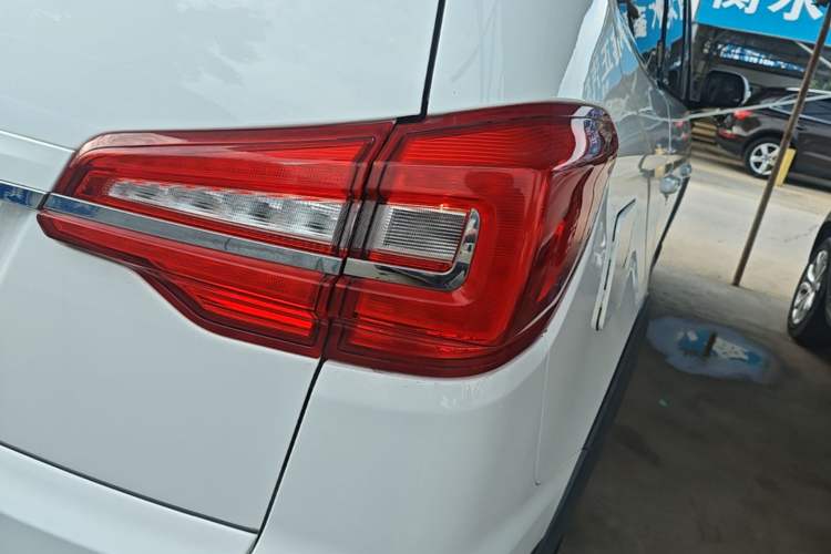 Used FORTHING Joyear X6 2017 Jingxiang Series 1.5T CVT Luxury Model Right Rear Taillight