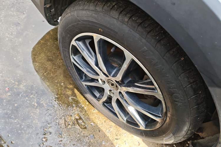 Used FORTHING Joyear X6 2017 Enjoy Series 1.5T Manual Luxury Model Right Rear Wheel Hub