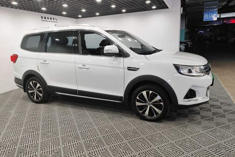 Used FORTHING Joyear X6 2017 Jingxiang Series 1.5T CVT Luxury Model Right Side