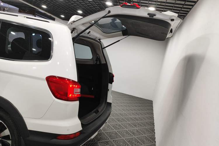 Used FORTHING Joyear X6 2017 Jingxiang Series 1.5T CVT Luxury Model Trunk