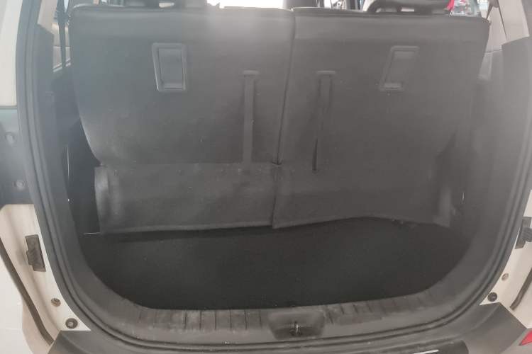 Used FORTHING Joyear X6 2017 Jingxiang Series 1.5T CVT Luxury Model Trunk