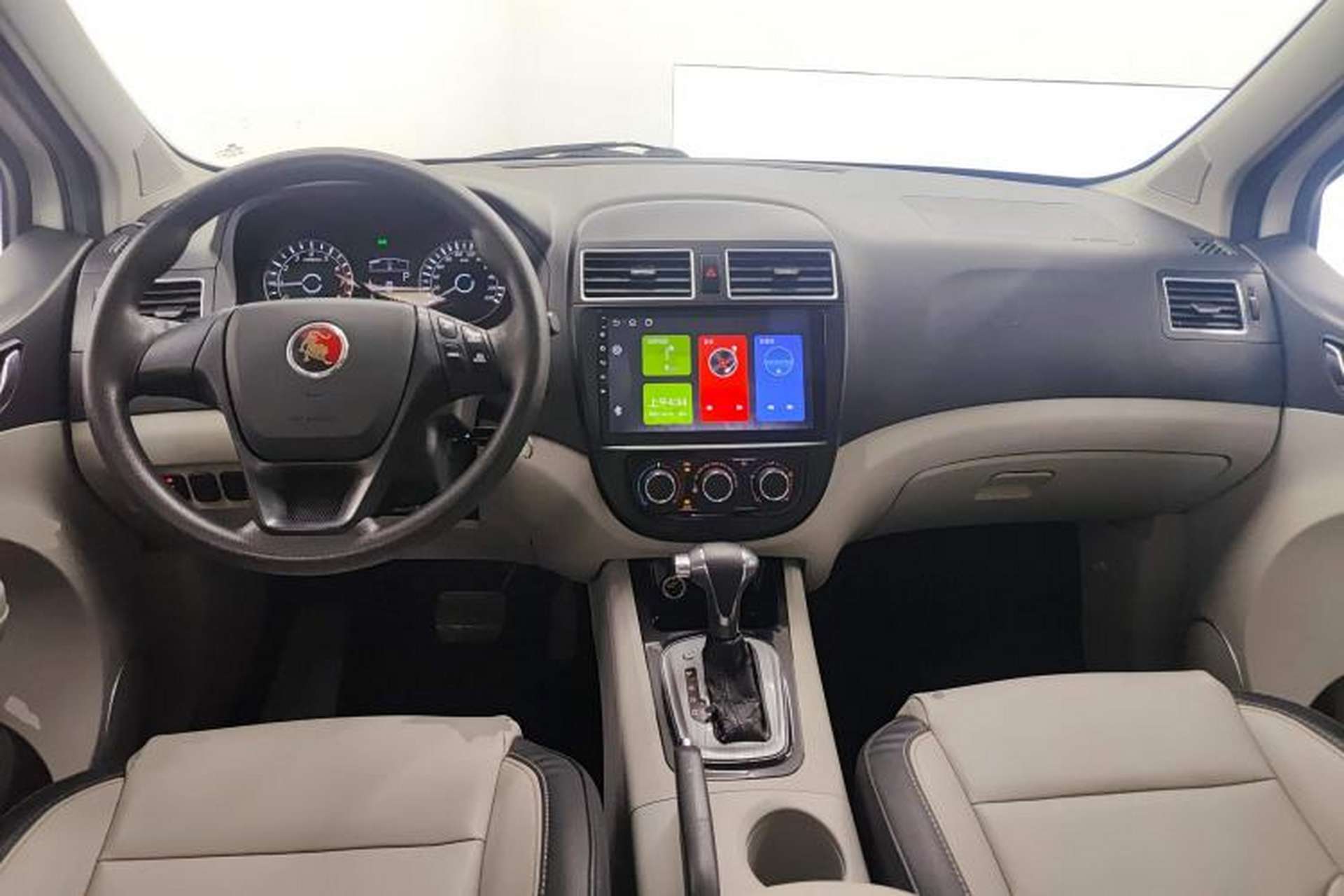 Used FORTHING Joyear XV 2016 1.6L CVT Comfort Model Center Console
