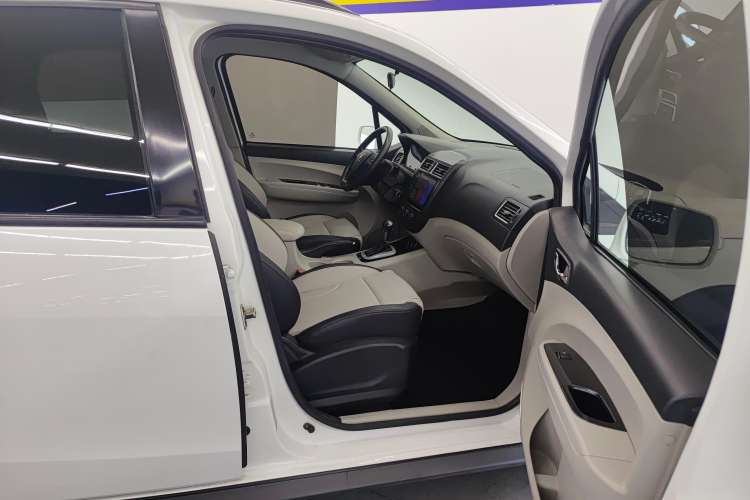 Used FORTHING Joyear XV 2016 1.6L CVT Comfort Model Right Front Seat