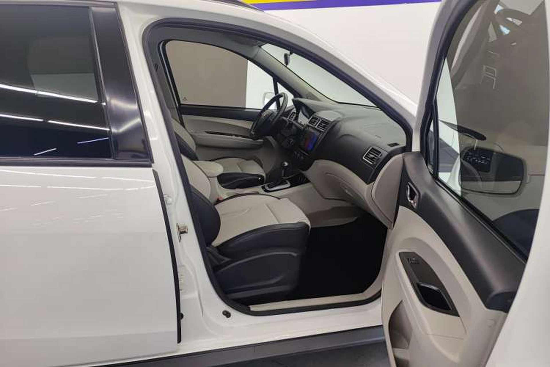Used FORTHING Joyear XV 2016 1.6L CVT Comfort Model Right Front Seat