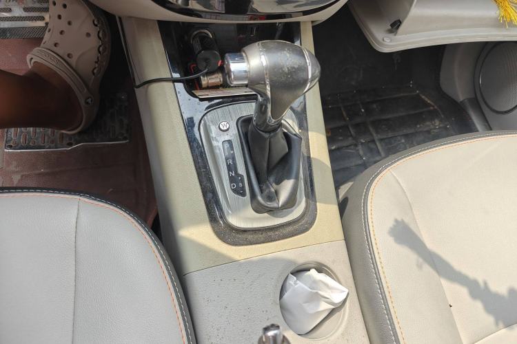 Used FORTHING Joyear XV 2015 1.6L CVT Luxury Model Interior 3