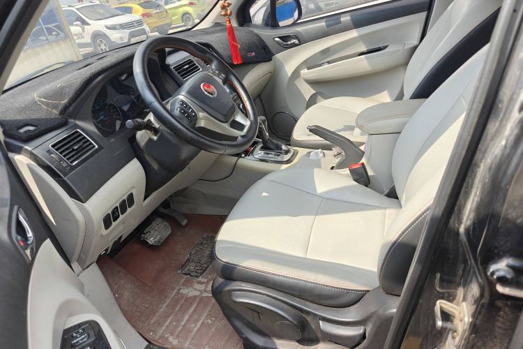 Used FORTHING Joyear XV 2015 1.6L CVT Luxury Model Interior 4