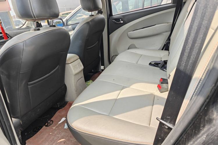 Used FORTHING Joyear XV 2015 1.6L CVT Luxury Model Interior 5