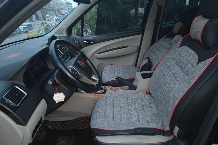 Used FORTHING Joyear XV 2015 1.6L CVT Luxury Model Left Front Seat