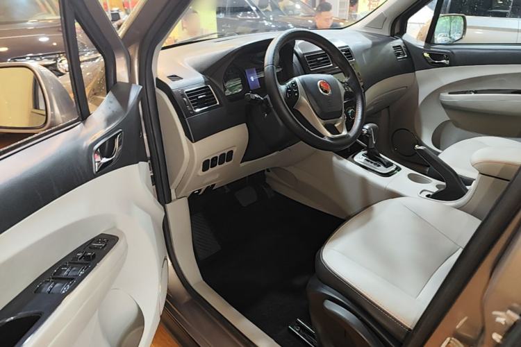 Used FORTHING Joyear XV 2015 1.6L CVT Luxury Model Driver Seat
