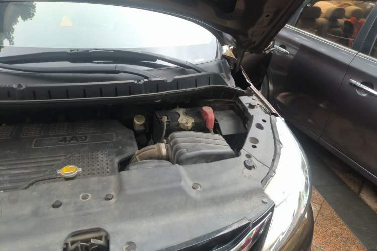 Used FORTHING Joyear XV 2015 1.6L CVT Comfort Model Engine Bay Left