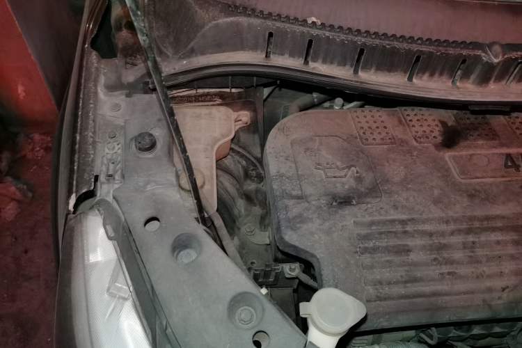 Used FORTHING Joyear XV 2015 1.6L CVT Comfort Model Engine Bay Right
