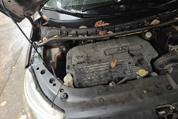 Used FORTHING Joyear XV 2015 1.6L CVT Comfort Model Engine Bay Right