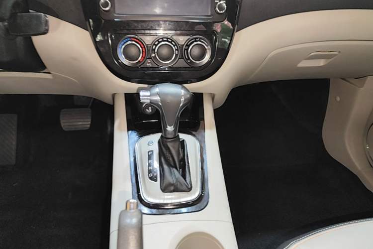 Used FORTHING Joyear XV 2015 1.6L CVT Luxury Model Gear Lever