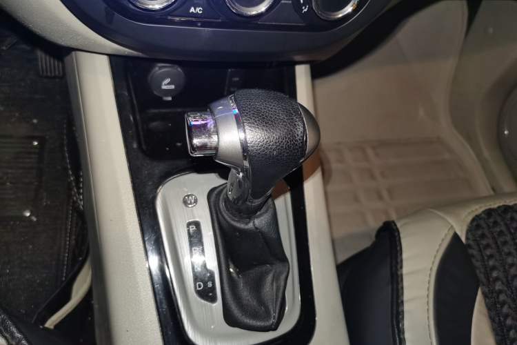 Used FORTHING Joyear XV 2015 1.6L CVT Comfort Model Gear Lever