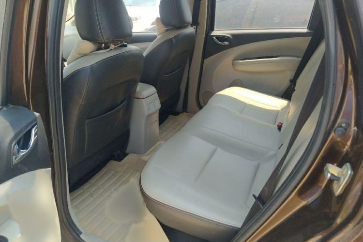 Used FORTHING Joyear XV 2015 1.6L CVT Comfort Model Interior 3