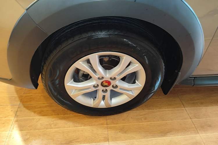 Used FORTHING Joyear XV 2015 1.6L CVT Luxury Model Left Front Wheel Hub