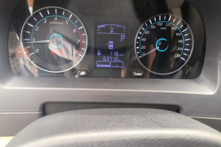 Used FORTHING Joyear XV 2015 1.6L CVT Comfort Model Odometer Close Up