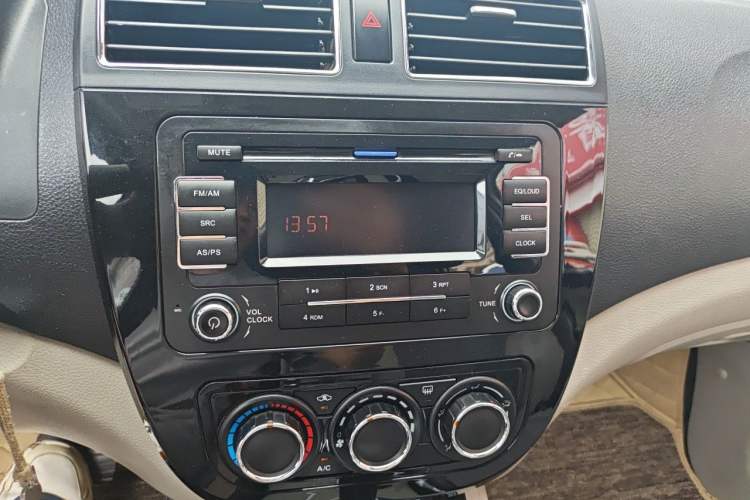Used FORTHING Joyear XV 2015 1.6L CVT Comfort Model Audio And AC Panel