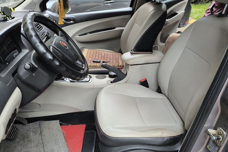 Used FORTHING Joyear XV 2015 1.6L CVT Comfort Model Left Front Seat