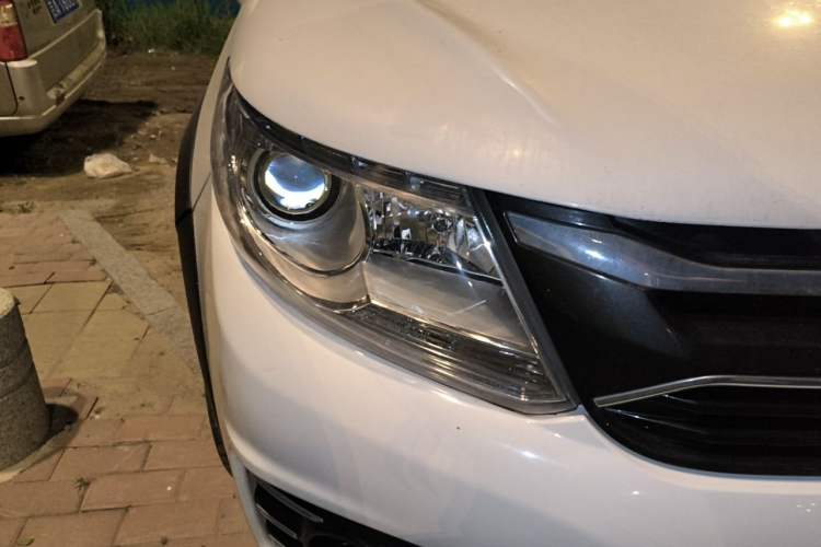 Used FORTHING Joyear XV 2015 1.6L CVT Comfort Model Right Front Headlight